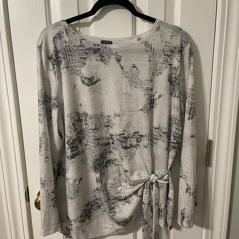 Clara Sunwoo side tie blouse in cream/black print.  1X